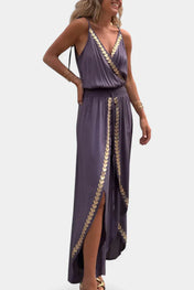 Ντονατίλα Ολόσωμη Φόρμα με Χρυσές Λεπτομέρειες και Ανοιχτό Μπατζάκι