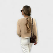 Κλασικό κασκόλ με διακοσμητικές τσέπες