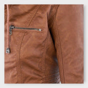 Μοντέρνο Δερμάτινο Μπουφάν με Κουκούλα και Διαχρονική Γραμμή