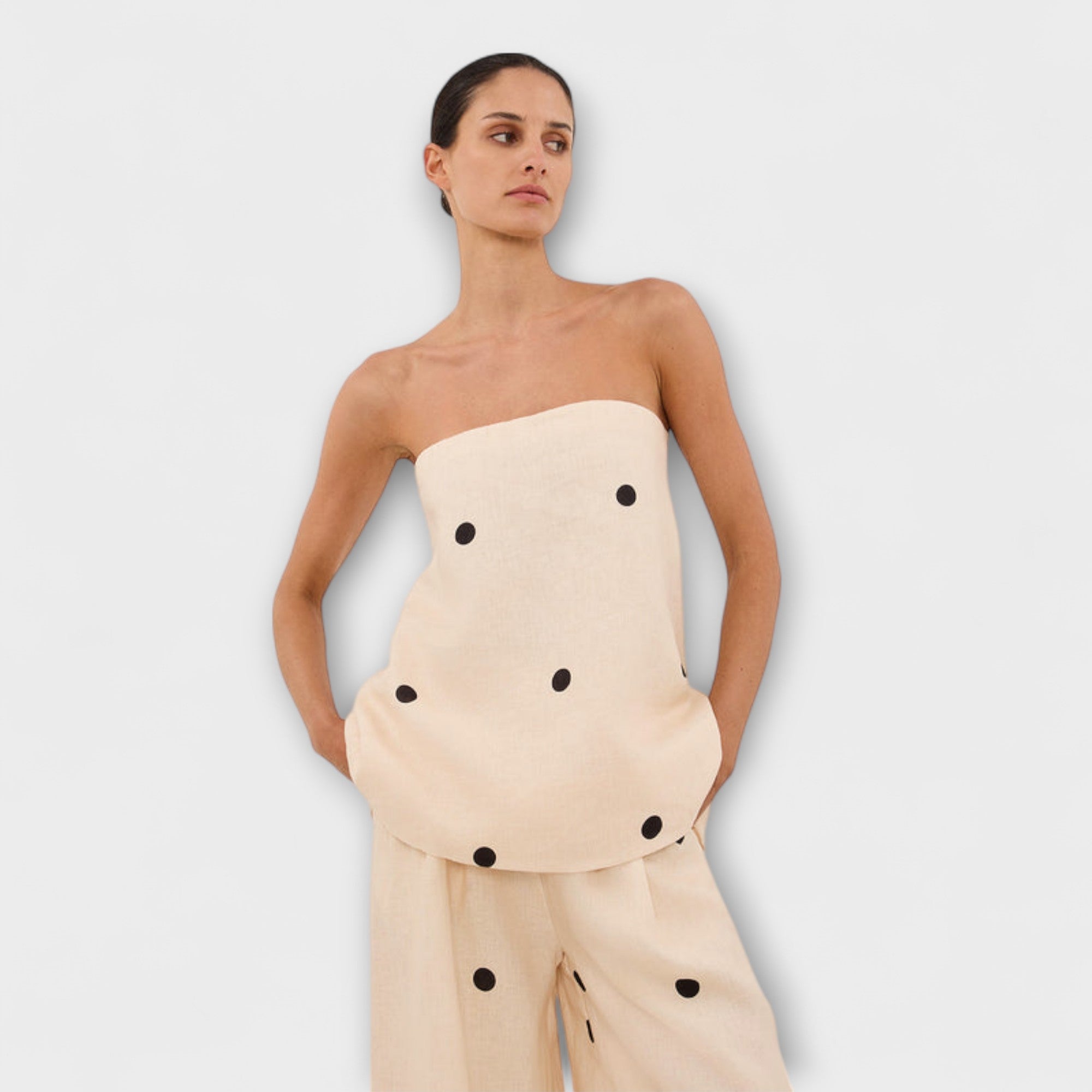 Γεωργία – Ολόσωμη φόρμα πουά