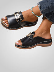 Έστερ | Σανδάλια με Λουράκι και Αγκράφα