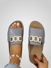 Έστερ | Σανδάλια με Λουράκι και Αγκράφα