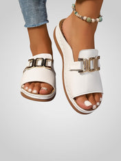 Έστερ | Σανδάλια με Λουράκι και Αγκράφα