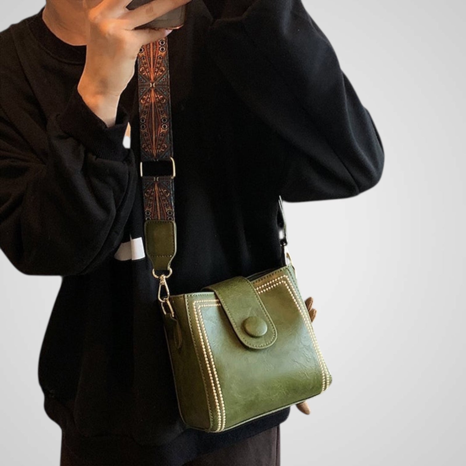 Ούρο | Ρετρό Τσάντα με Ρυθμιζόμενο Φαρδύ Λουράκι Ώμου