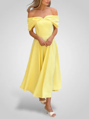 Κομψό Μάξι Φόρεμα με Ανοιχτούς Ώμους και Πτυχωτό Ντιζάιν