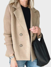 Κομψό σακάκι με πλεκτά μανίκια