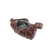 Χαρά | Δερμάτινη τσάντα σλιγκ σε σχήμα κρουασάν