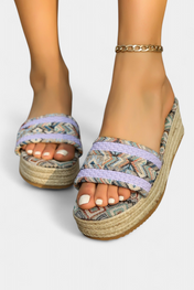 Dorotea Σανδάλια φλατ με διπλό λουράκι και έθνικ πλεγμένη σόλα