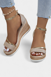Corinne Orthopedic Wedge Platform Σανδάλια με γυαλιστερό φινίρισμα