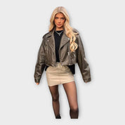 Μοντέρνο Κοντό Δερμάτινο Μπουφάν με Ζώνη και Εκλεπτυσμένη Αισθητική