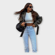 Μοντέρνο Κοντό Δερμάτινο Μπουφάν με Ζώνη και Εκλεπτυσμένη Αισθητική