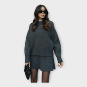 Σετ Πλεκτής Μπλούζας και Φούστας με Μοντέρνα Γραμμή