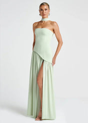 Elena – Maxi Φόρεμα με Ανοιχτούς Ώμους, Σκίσιμο & Choker Λεπτομέρεια