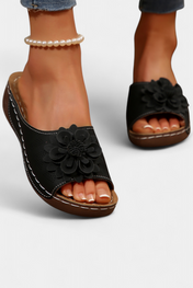 Πλούσια ορθοπεδικά σανδάλια με τρισδιάστατο λουλούδι και μαξιλαράκι