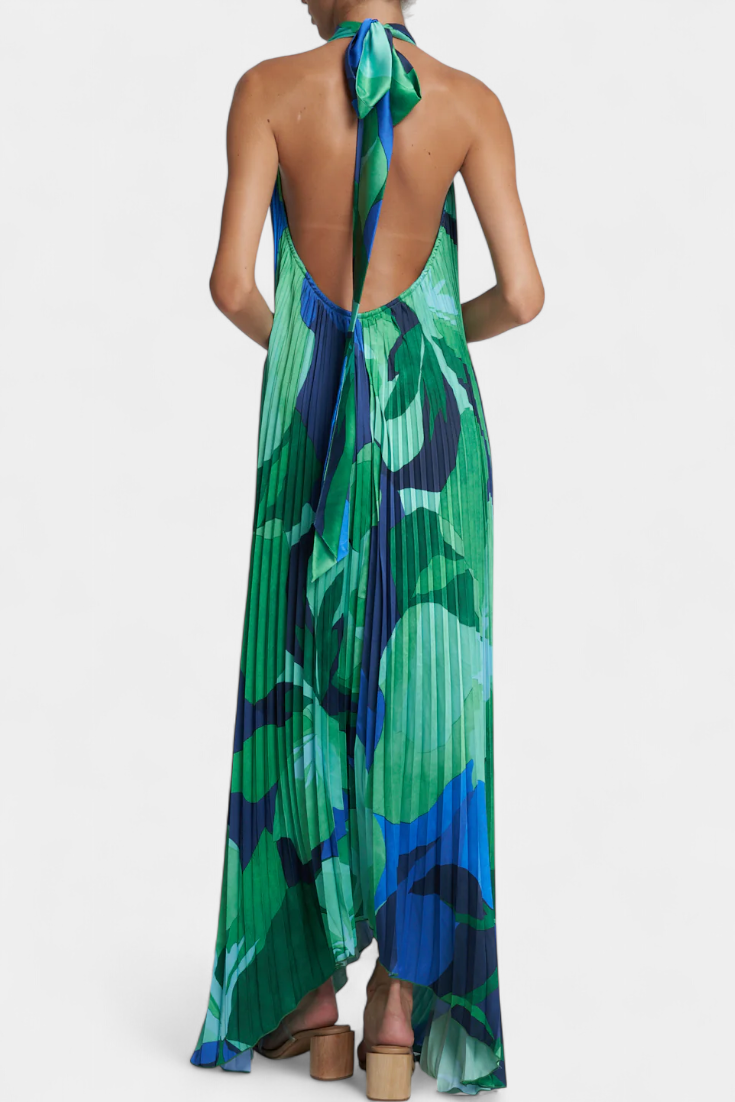 Giselle μακρύ πλισέ φόρεμα με λαιμόκοψη και κομψή κίνηση