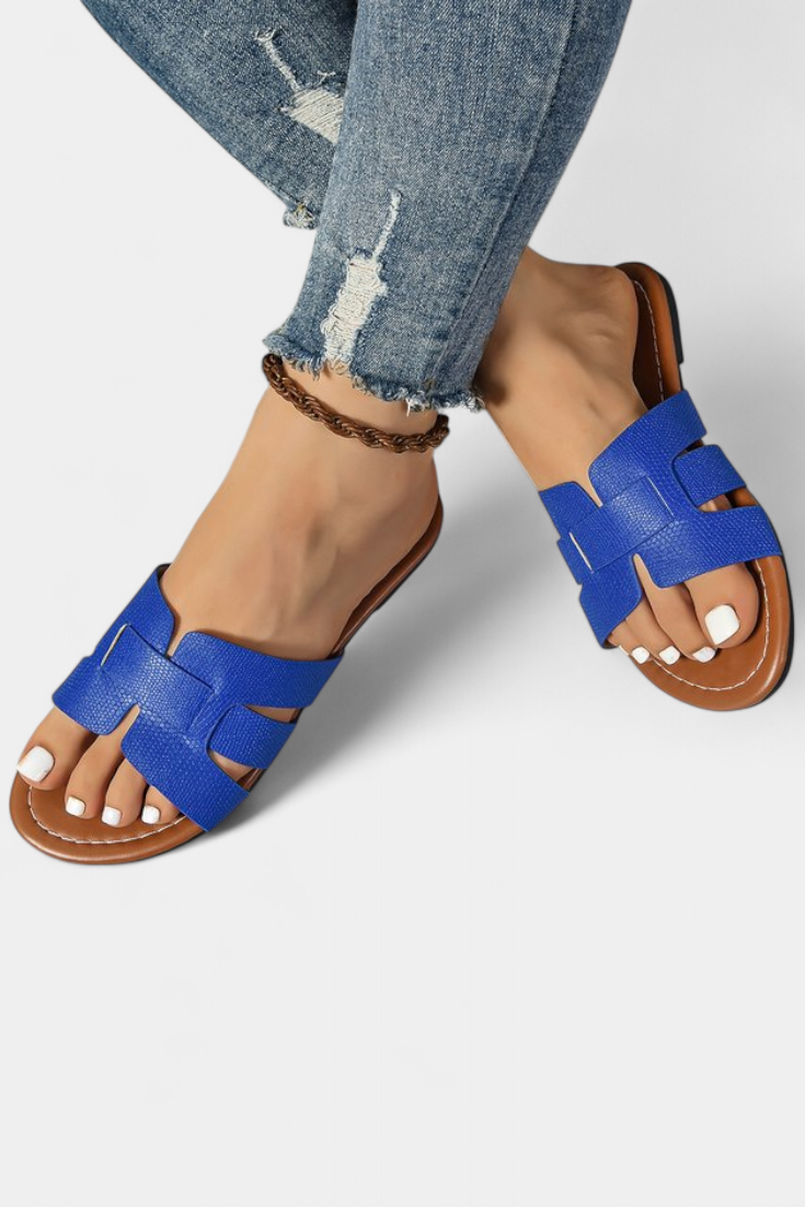 Silvia σανδάλια με κλασικό σχέδιο και γεωμετρικό κόψιμο