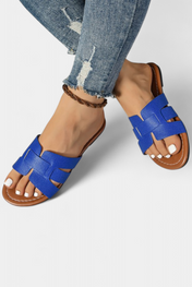 Silvia σανδάλια με κλασικό σχέδιο και γεωμετρικό κόψιμο