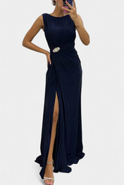 Shiloh Πλισέ Φόρεμα Maxi με Σκίσιμο στο Πλάι και Χιαστί Λαιμόκοψη