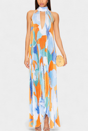 Giselle μακρύ πλισέ φόρεμα με λαιμόκοψη και κομψή κίνηση