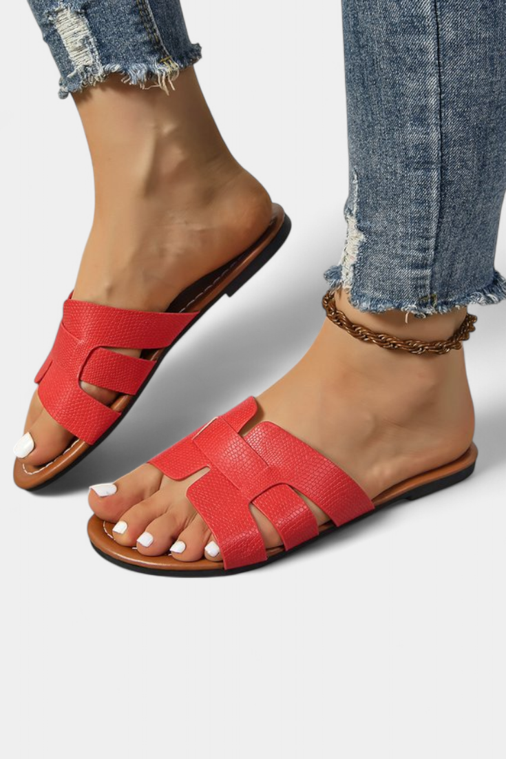 Silvia σανδάλια με κλασικό σχέδιο και γεωμετρικό κόψιμο