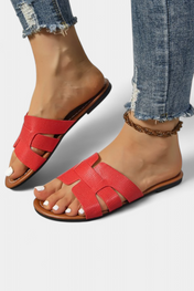 Silvia σανδάλια με κλασικό σχέδιο και γεωμετρικό κόψιμο