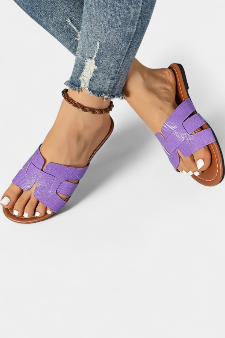 Silvia σανδάλια με κλασικό σχέδιο και γεωμετρικό κόψιμο