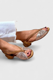 Dobrava Σανδάλια με αστραφτερές λεπτομέρειες και χαμηλό τακούνι