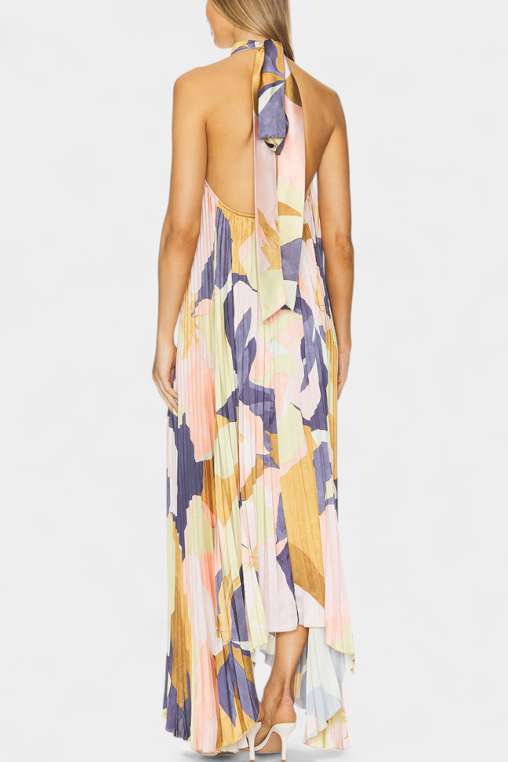 Giselle μακρύ πλισέ φόρεμα με λαιμόκοψη και κομψή κίνηση