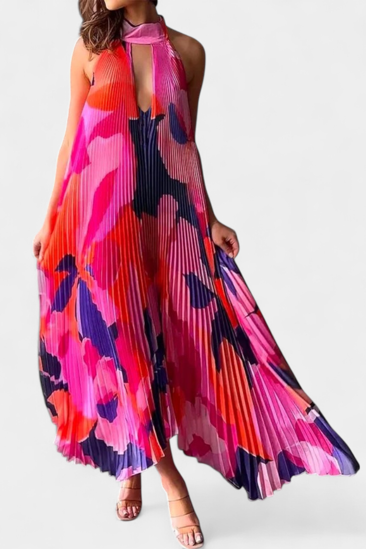 Giselle μακρύ πλισέ φόρεμα με λαιμόκοψη και κομψή κίνηση