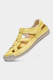 Εργονομικά πέδιλα από συνθετικό δέρμα Kaia κομμένα στο πλάι