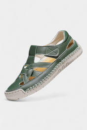 Εργονομικά πέδιλα από συνθετικό δέρμα Kaia κομμένα στο πλάι