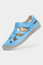 Εργονομικά πέδιλα από συνθετικό δέρμα Kaia κομμένα στο πλάι