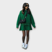 Σετ Πλεκτής Μπλούζας και Φούστας με Μοντέρνα Γραμμή